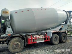 搅拌车 重汽豪沃 380马力